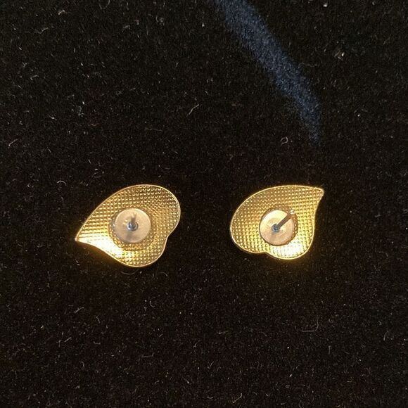 Small White Gold Enamelled Owl in Tree Heart Shaped Pierced Earrings - Picture 4 of 5